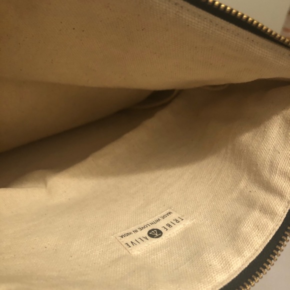 Tribe Alive Reversible Foldover Clutch NWOT - Picture 6 of 7